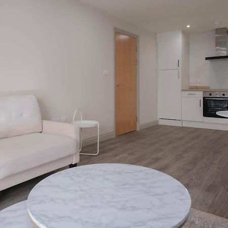 Charming 1-Bedroom Apartment In Leeds City Centre Perfect For Couples Or Solo Travelers Dış mekan fotoğraf