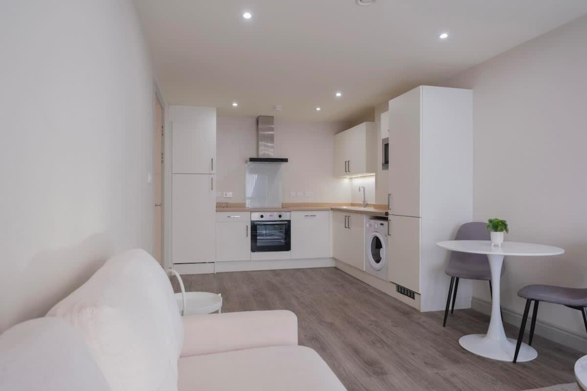 Charming 1-Bedroom Apartment In Leeds City Centre Perfect For Couples Or Solo Travelers Dış mekan fotoğraf