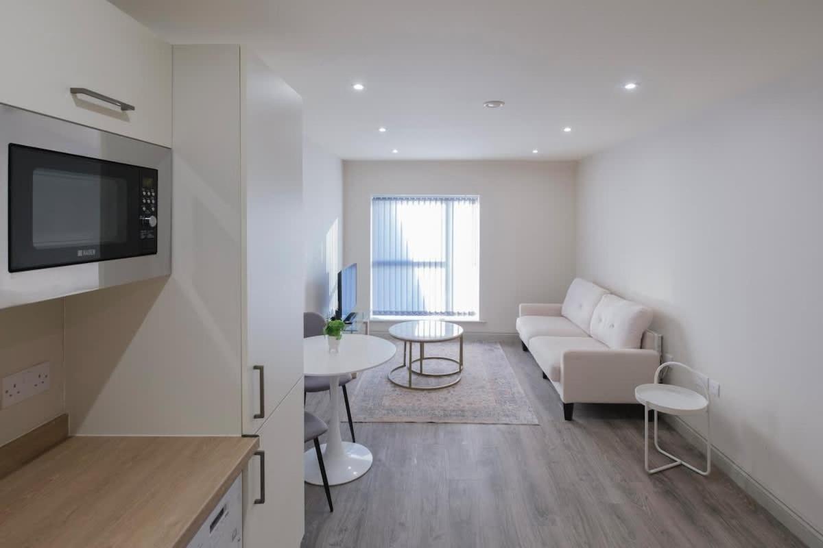 Charming 1-Bedroom Apartment In Leeds City Centre Perfect For Couples Or Solo Travelers Dış mekan fotoğraf